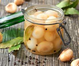 Cebollitas en aceite