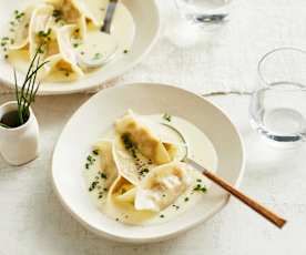 Wan Tan mit Ricotta und Käsesauce