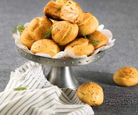 Brandteigkrapferl mit Lachscreme