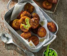 Edamame-Falafeln mit Sesam-Joghurt-Dip