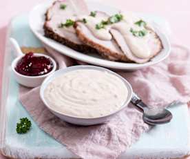 Jogurtový dip s brusinkami a kari