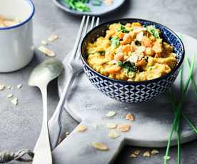 Dahl de lentilles corail, carottes, pois chiches et épinards