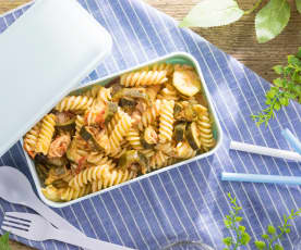 Pasta tonno, zucchine e pomodorini