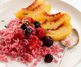 Couscous aux pêches et fruits rouges