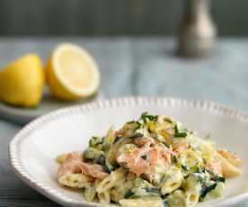 Squashpasta med røkt laks