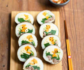 Kimbap aux légumes et bœuf sucré-salé jangjorim