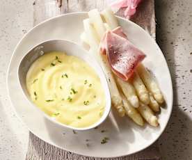 Sauce Hollandaise zu Frühlingsgemüse