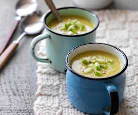 Curried Parsnip and Apple Soup