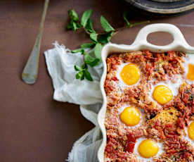 Açorda de tomatada com ovos escalfados