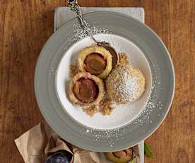 Zwetschkenknödel mit Butterbröseln