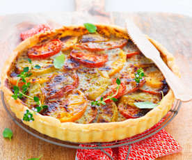 Tarte aux tomates de couleur et roquefort