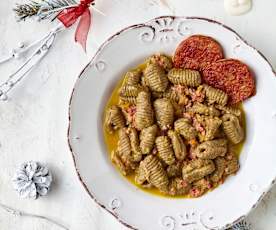 Gnocchi di lenticchie con sugo di cotechino