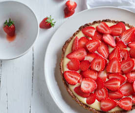 Tarta de crema pastelera y fresas