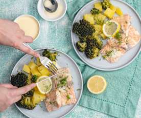 Łosoś z warzywami; Sos holenderski