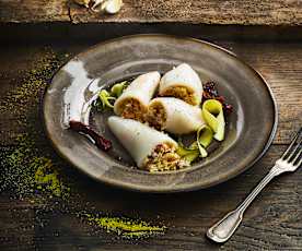 Calamari ripieni di cous cous e gamberoni sottovuoto