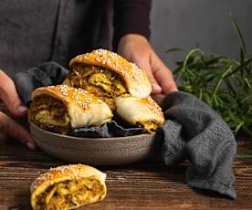 Paszteciki drożdżowe z kapustą i grzybami