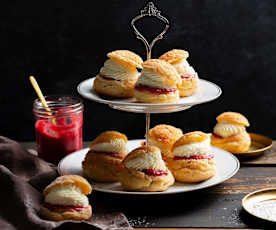 Windbeutel mit Himbeer-Schokoladen-Füllung