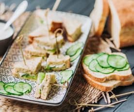 Sandwich pain de mie au sésame et concombre