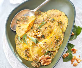 Kürbisravioli mit Salbei-Walnuss-Öl