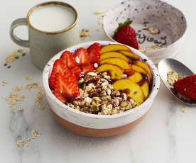 Porridge con bevanda a base di soia e frutta fresca con Affettatutto Bimby®