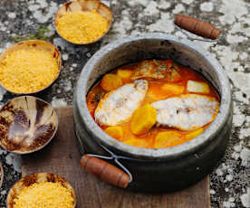 Ragout de poisson à la farine de manioc (Muzongué avec musseque)