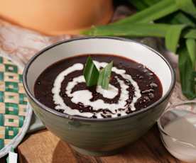 Bubur Pulut Hitam (Black Glutinous Rice Porridge)