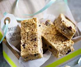 Cranberry Macadamia Granola Bar