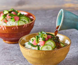 Poke bowl de arroz de coliflor