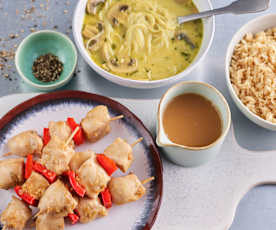 Menu: Sopa de caril com cogumelos asiáticos; Espetadas de frango e pimentos com arroz