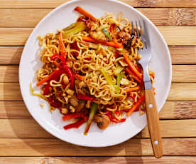 Gebratene Mie-Nudeln mit Gemüse