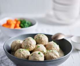 Polpette di tacchino con contorno di patate dolci e spinaci