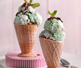 Helado de menta y chocolate