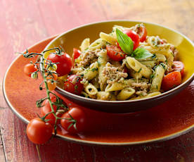 Insalata di pasta con tonno e pesto