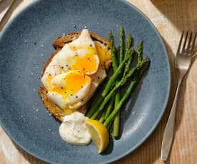 Smoked Haddock, Asparagus and Soft-boiled Egg on Toast