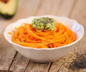 Spaghetti de carotte au pesto d’avocat 