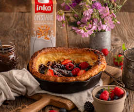 Dutch Baby (pieczony naleśnik) na napoju roślinnym z kremem daktylowym