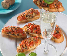 Crostini mit Tomate