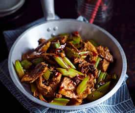 Schweinefleisch in scharfer Sauce (回锅肉)