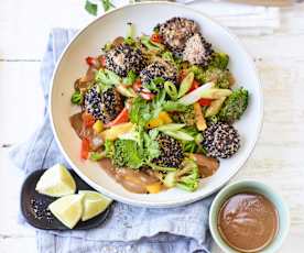 Thai-Gemüse mit Sesam-Hackbällchen