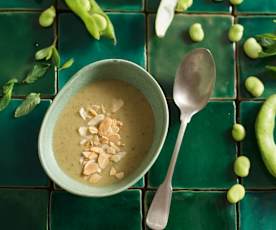 Sopa de favas e hortelã