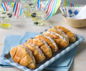 Minicroissants con relleno de jamón y queso