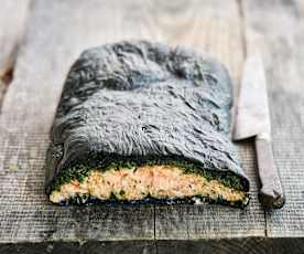 Lombo de salmão em pão preto