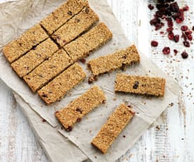 Barrette di cereali con uvetta e mirtilli