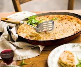 Gâteau de pain rassis au comté et au jambon