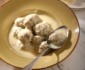 Γιουβαρλάκια αβγολέμονο