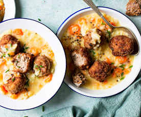 Guiso de verduras con albóndigas