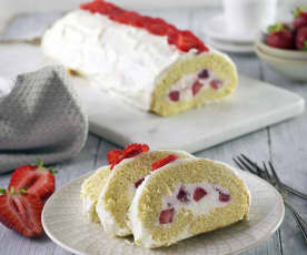 Biskuitroulade mit Erdbeer-Topfen-Fülle