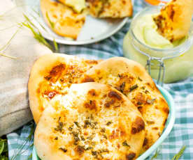 Tartinade de fèves au yaourt, pizza blanche à la menthe