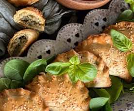 Empanadillas de calabaza, espinacas y cebolla caramelizada