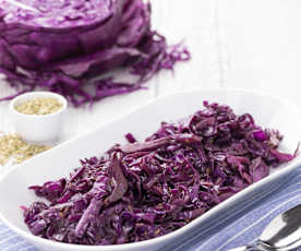 Cavolo rosso con semi di finocchio